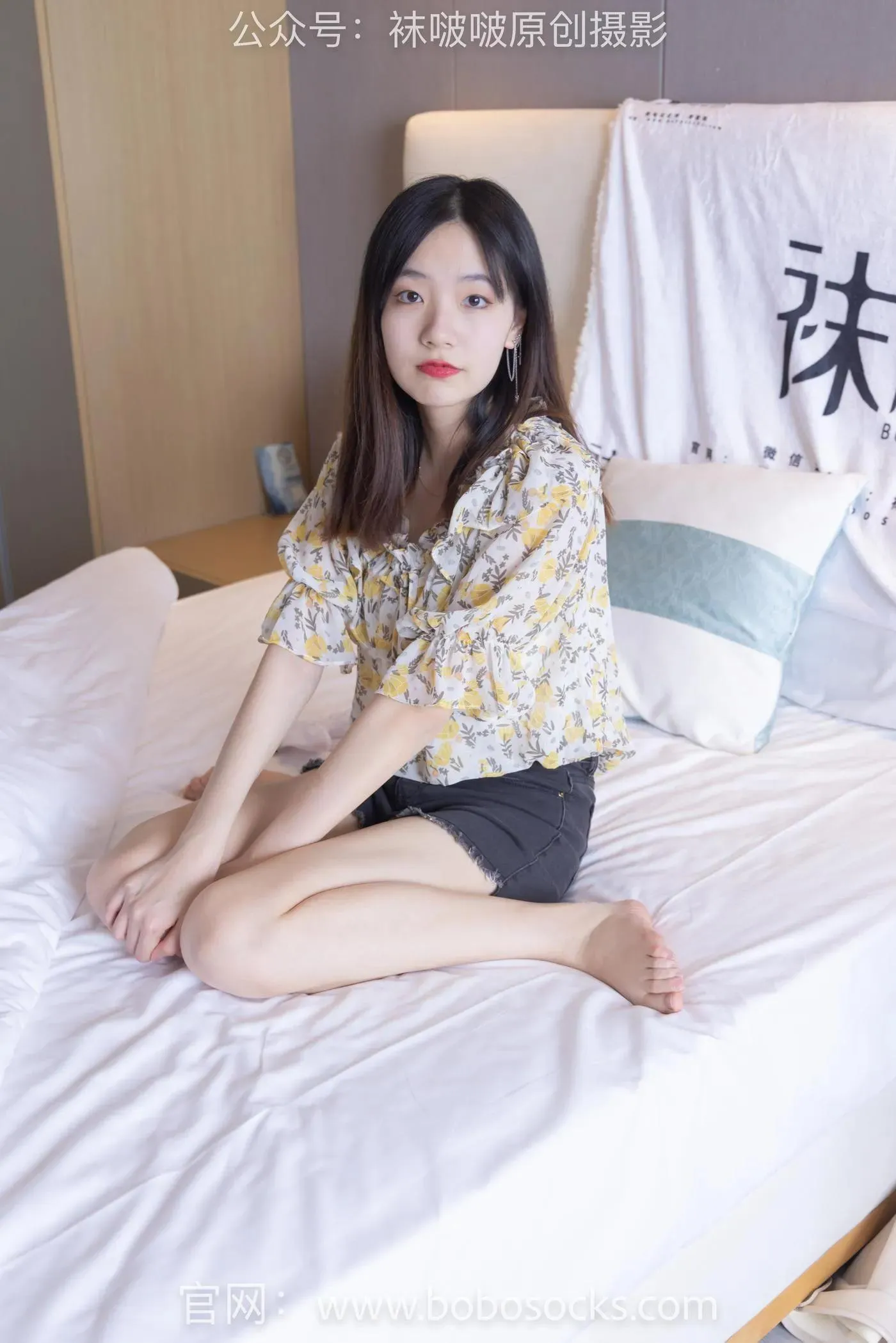 [BoBoSocks袜啵啵]NO.136 小甜豆-高跟长靴、白棉袜、裸足 [200P]插图1